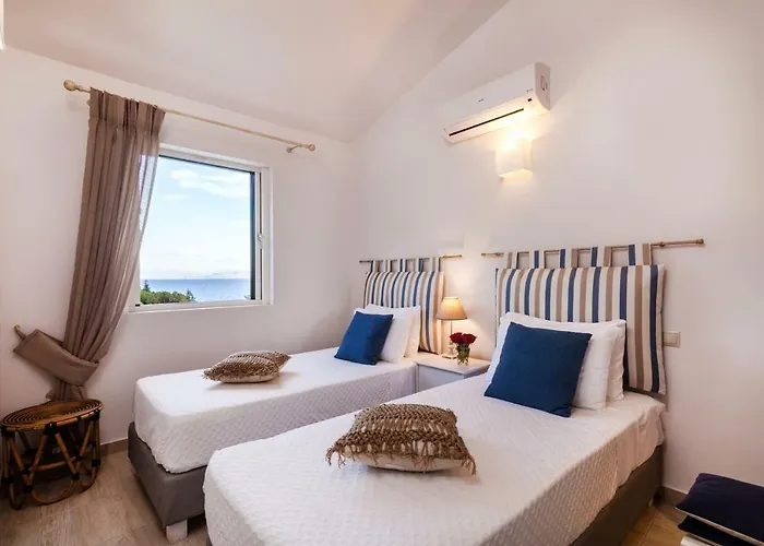 Muscalas By Konnect, 200m From The Λάκκα