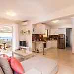 Muscalas By Konnect, 200m From The Villa