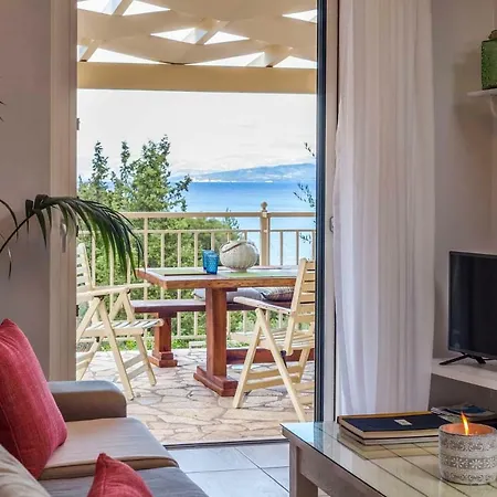 Muscalas By Konnect, 200m From The Láka